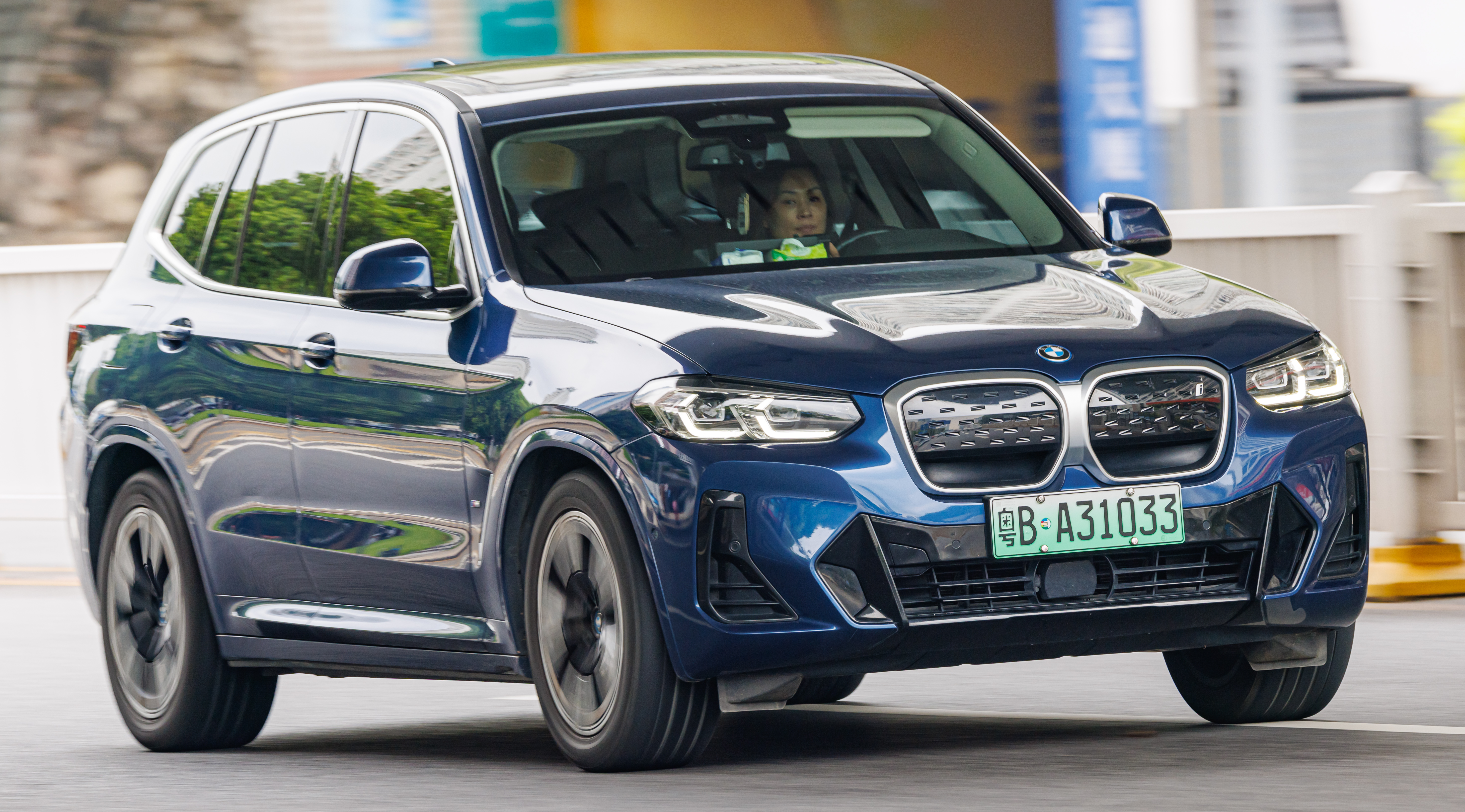 BMW iX3 2026: Първият автомобил на платформата Neue Klasse