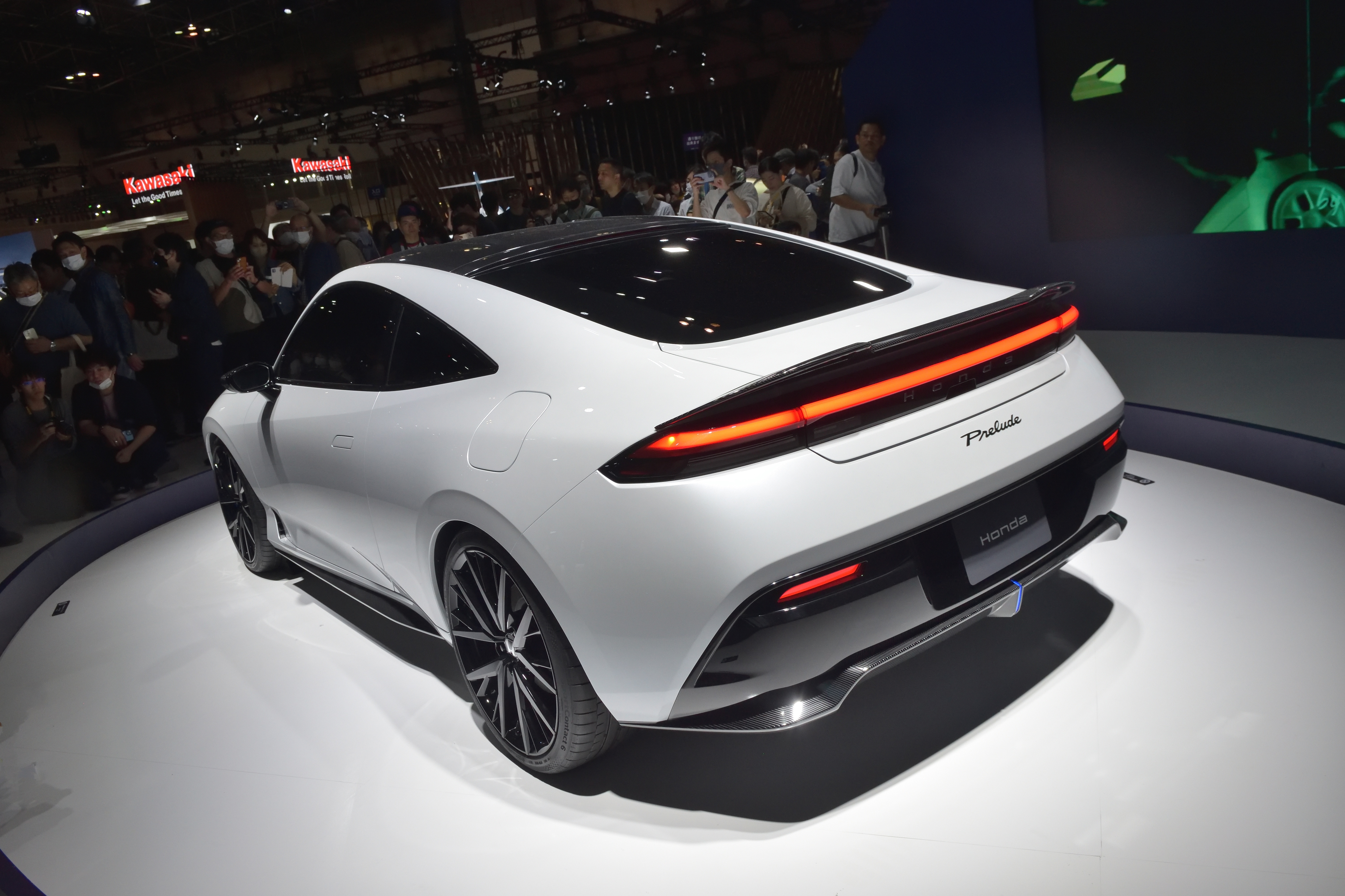 Honda Prelude се завръща след 25 години — като хибридно купе