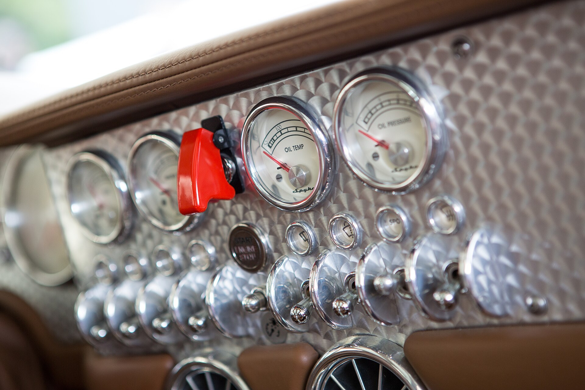 Spyker C8 Aileron