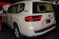 Toyota Land Cruiser (J300) — снимка 2