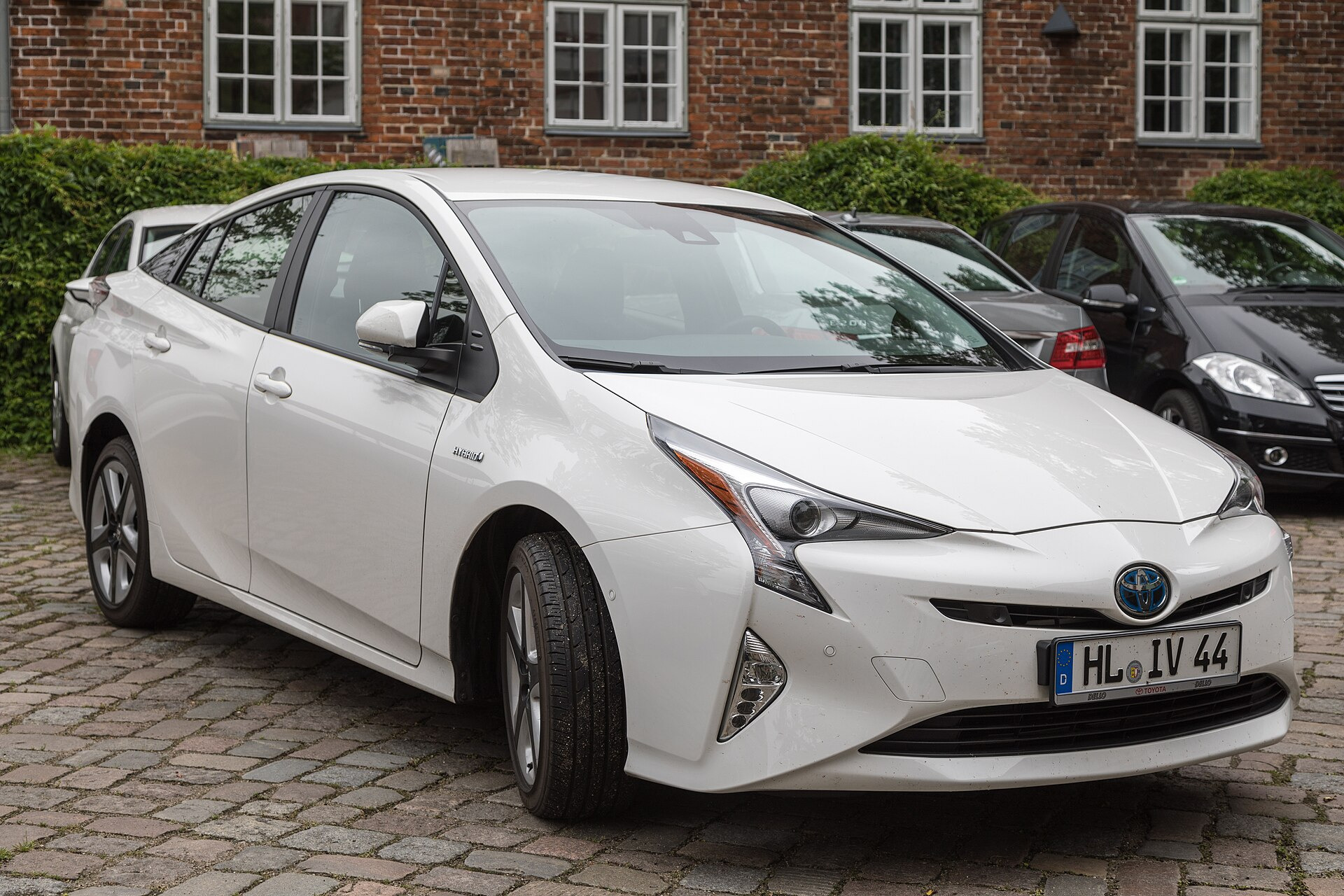 Toyota Prius IV (XW50)