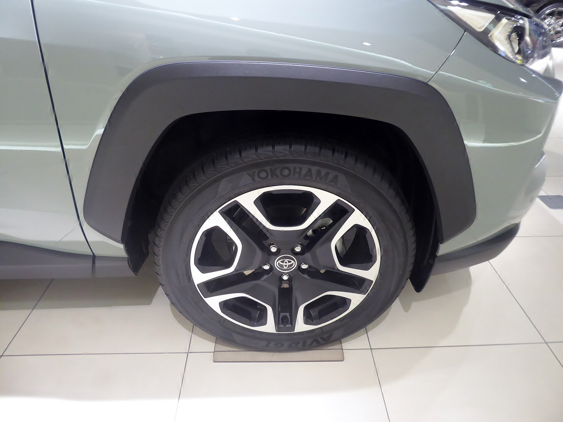 Toyota RAV4 V