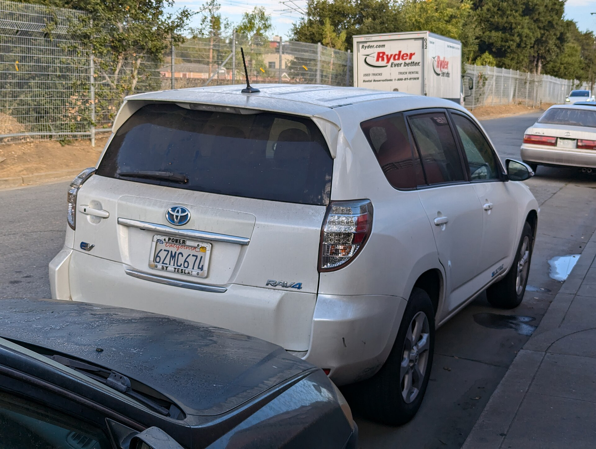 Toyota RAV4 EV II (XA30)