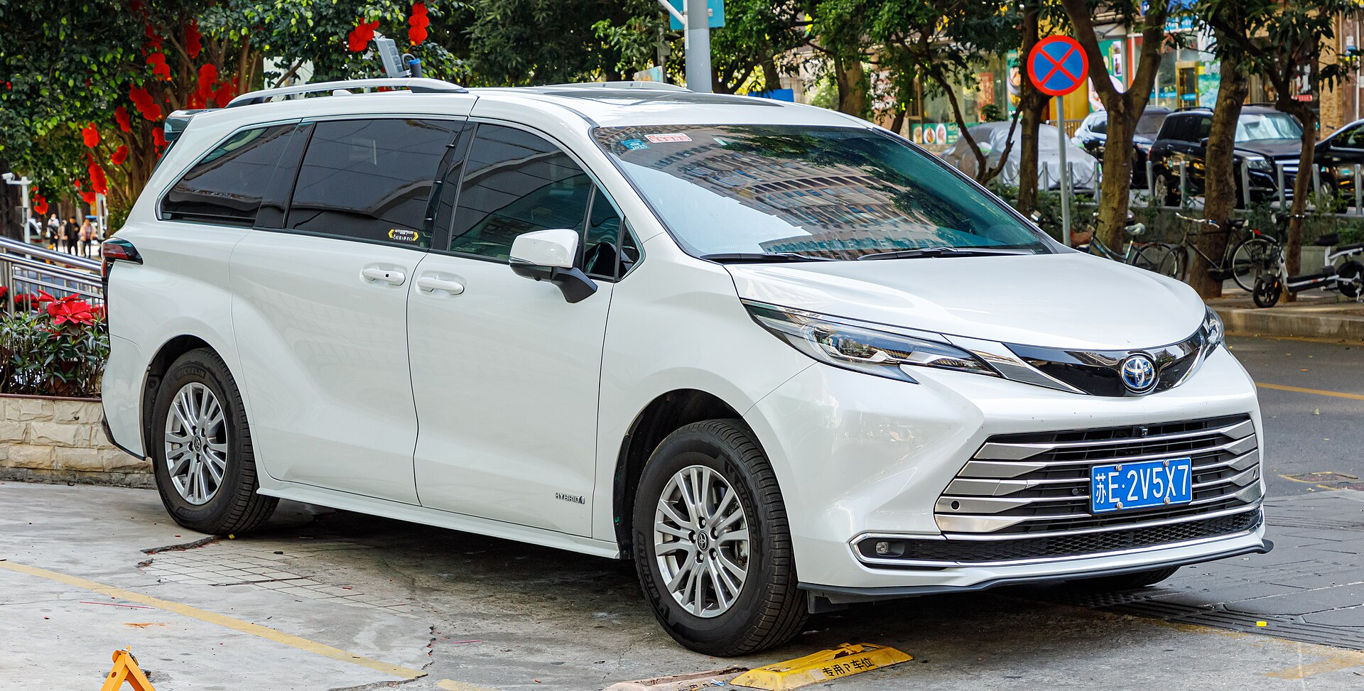 Toyota Sienna IV