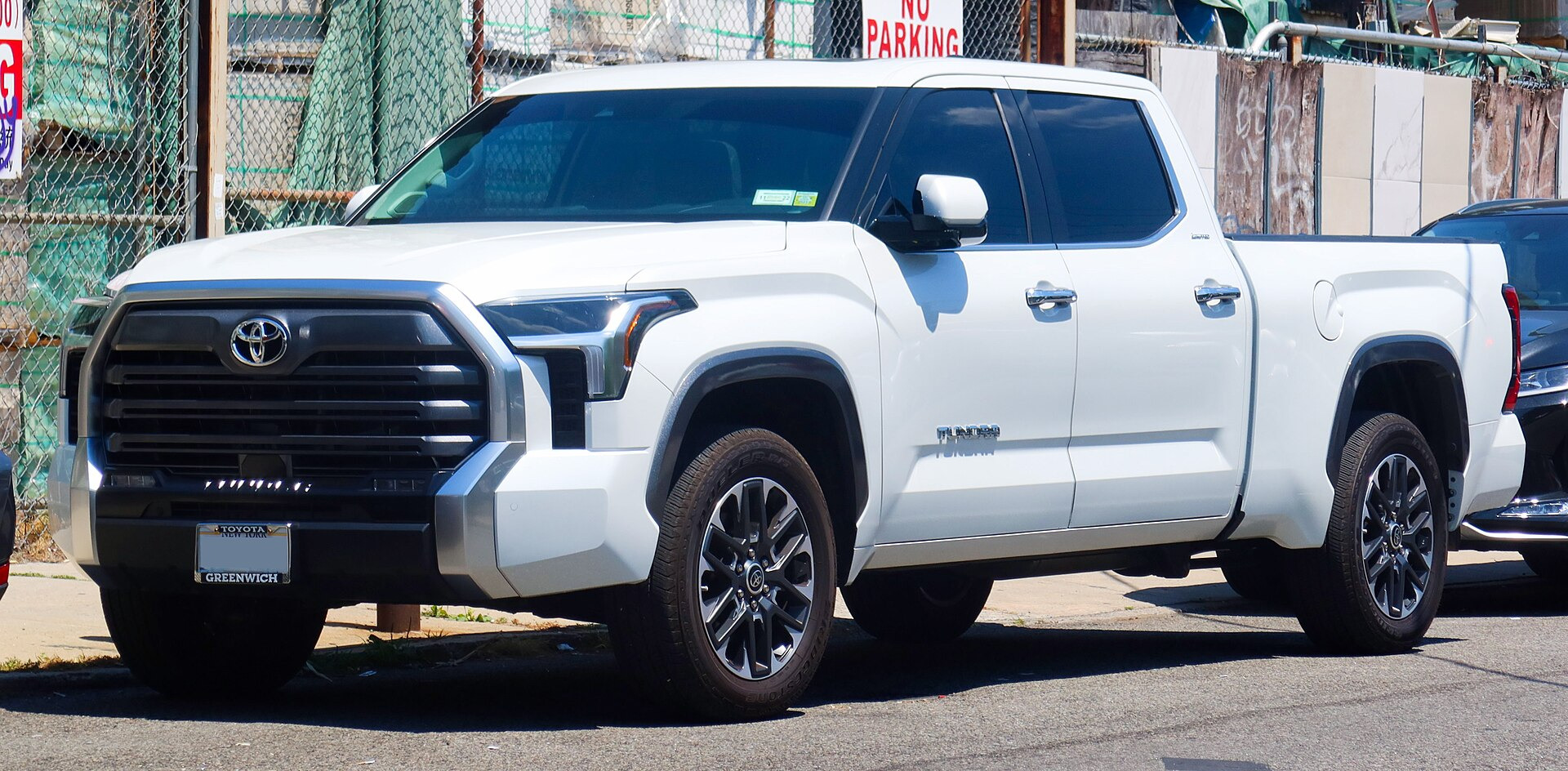 Toyota Tundra III CrewMax