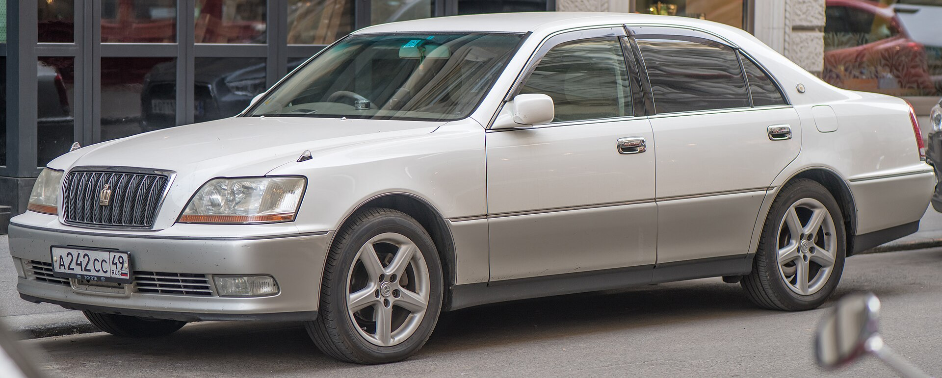 Toyota Crown Majesta V (S200)