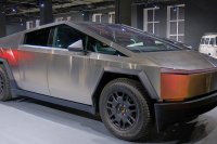 Tesla Cybertruck AWD — снимка 2