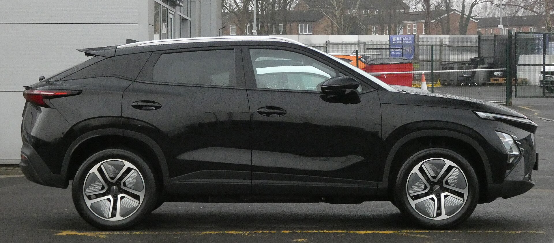 OMODA E5