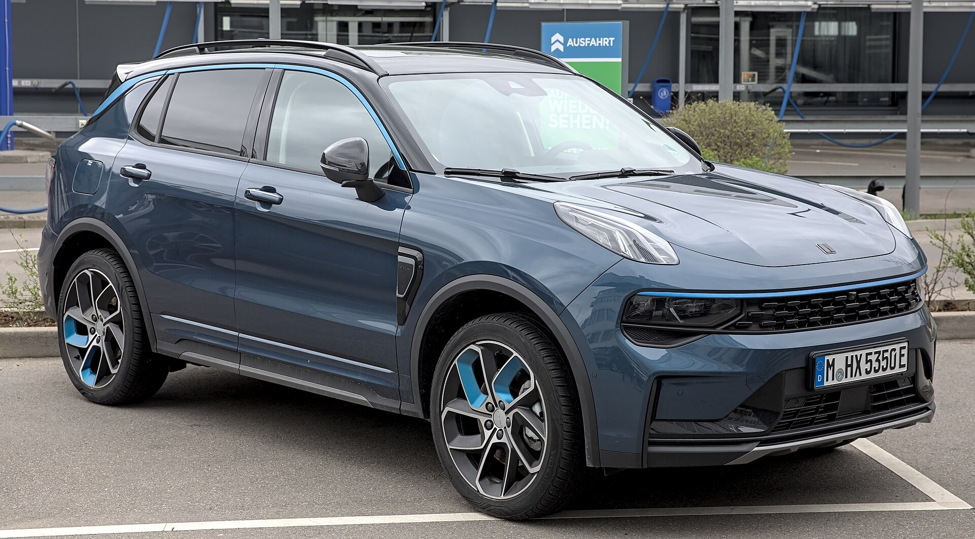 Lynk & Co 01 (2017)