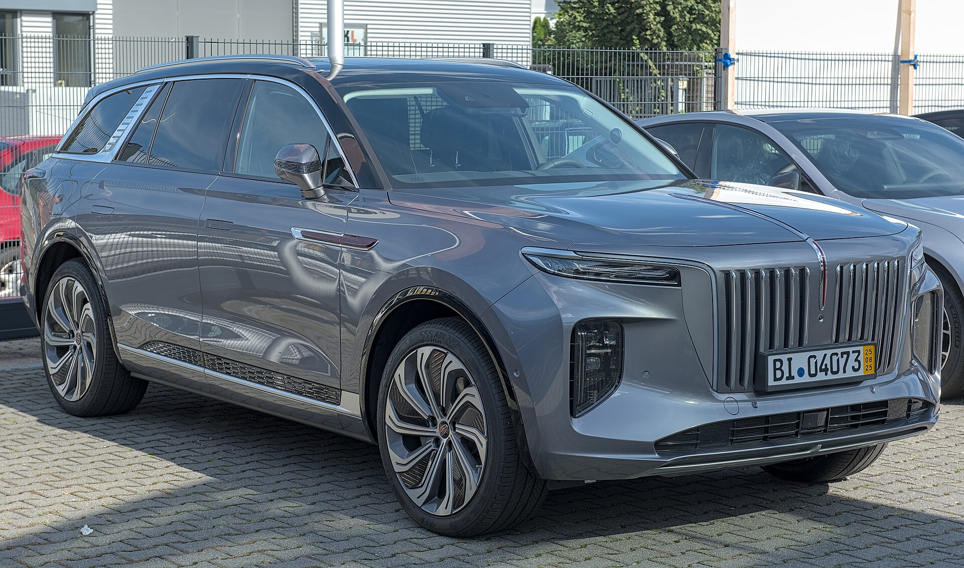 Hongqi E-HS9 (2021)