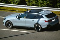 BMW i5 Touring (G61) — снимка 3
