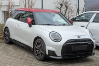 Mini Hatch 3-door (J01, 2024) — снимка 2