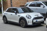 Mini Hatch 5-door (J05, 2024) — снимка 2