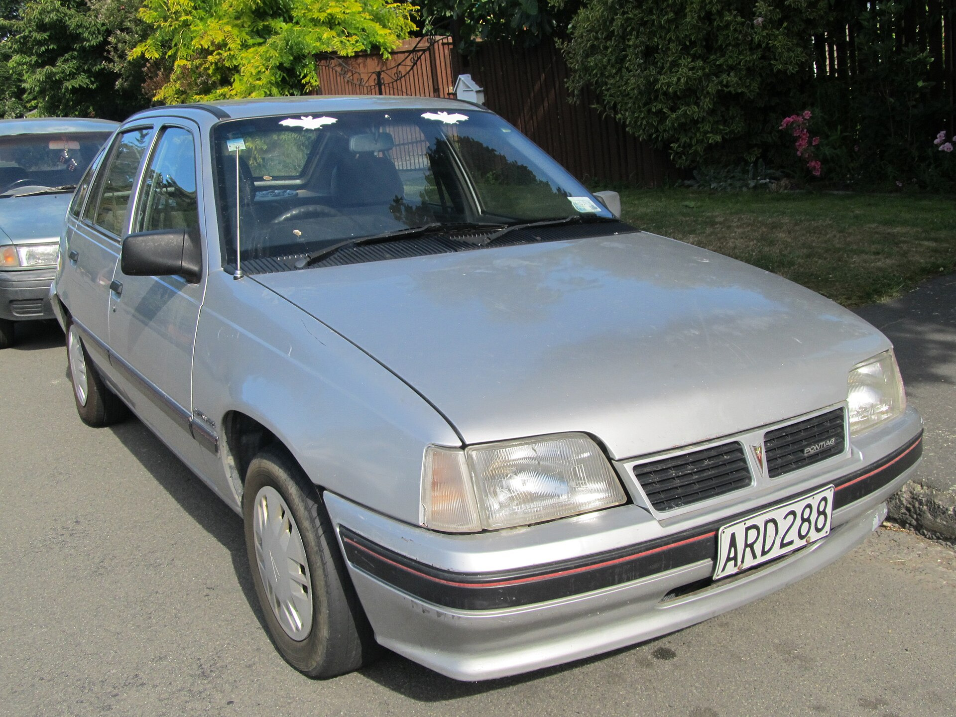 Pontiac Phoenix II Hatchback