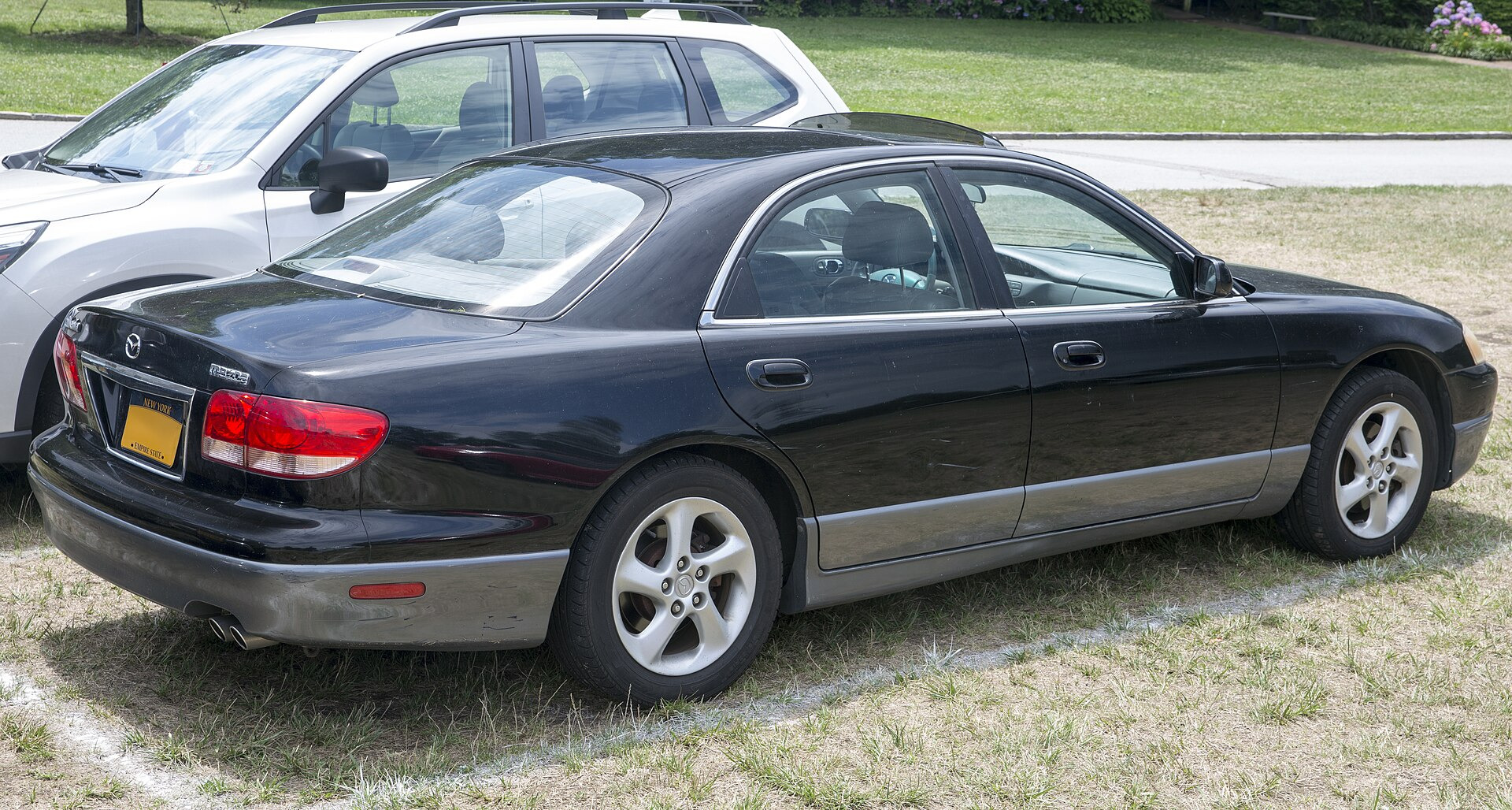 Mazda Millenia TA221