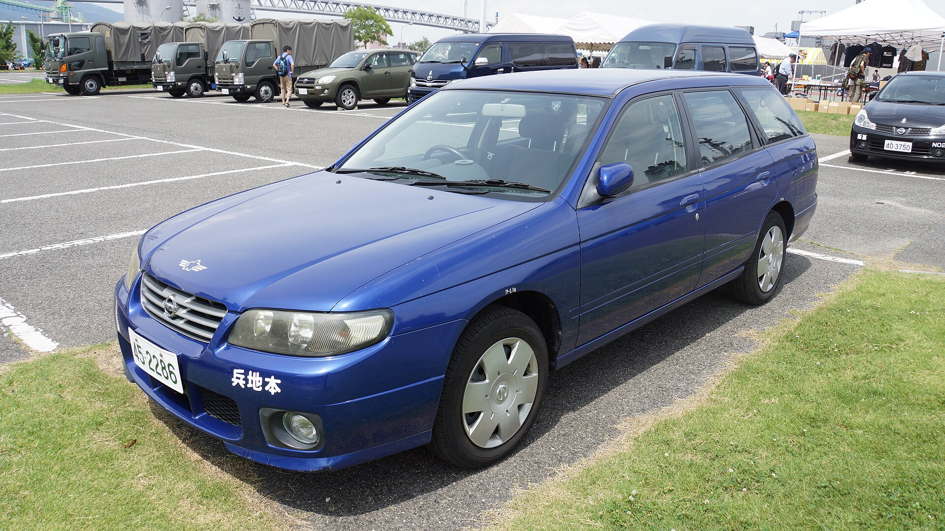 Nissan Avenir W11