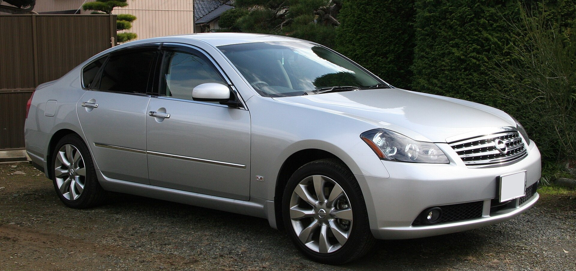 Nissan Fuga II