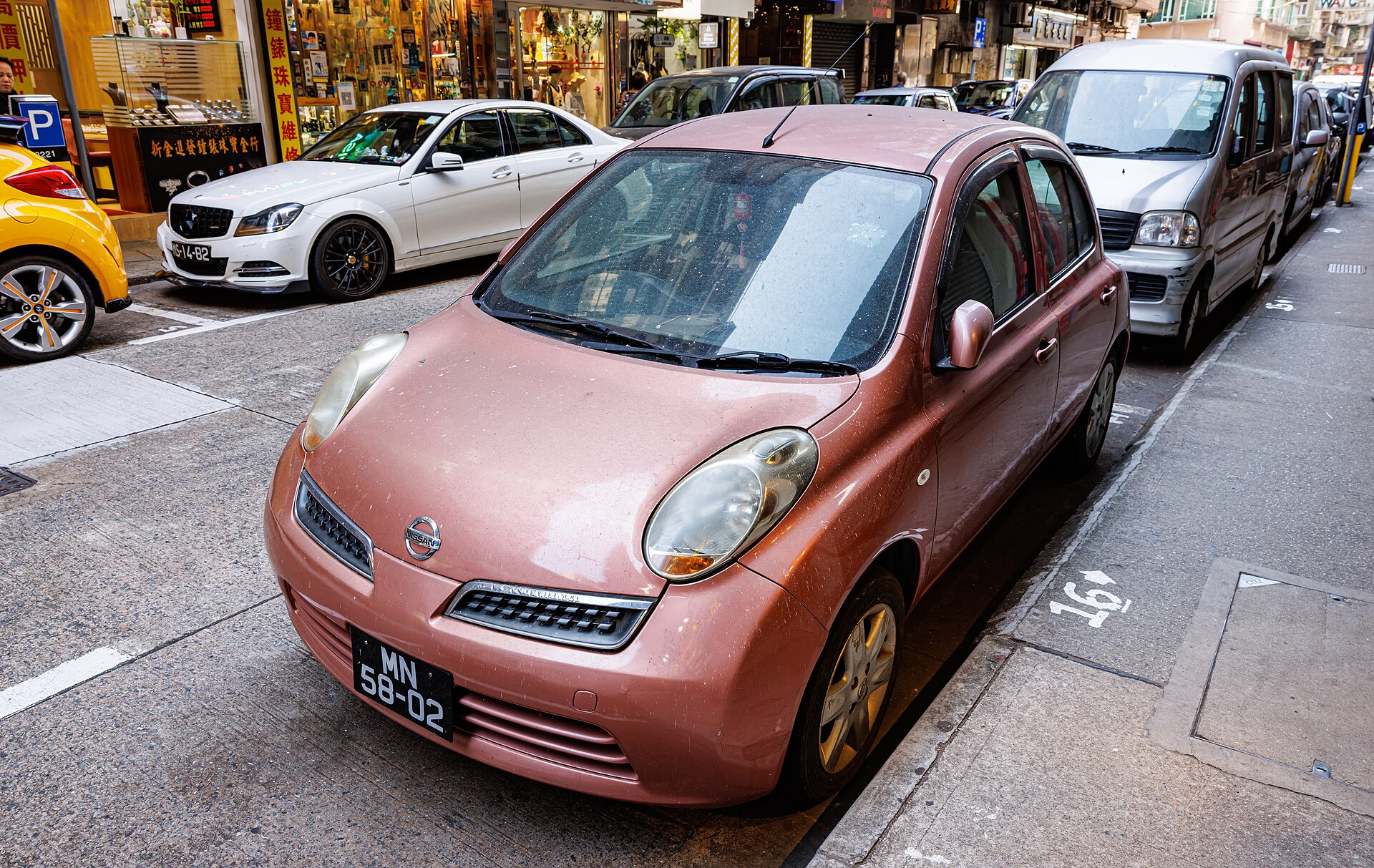 Nissan March k12