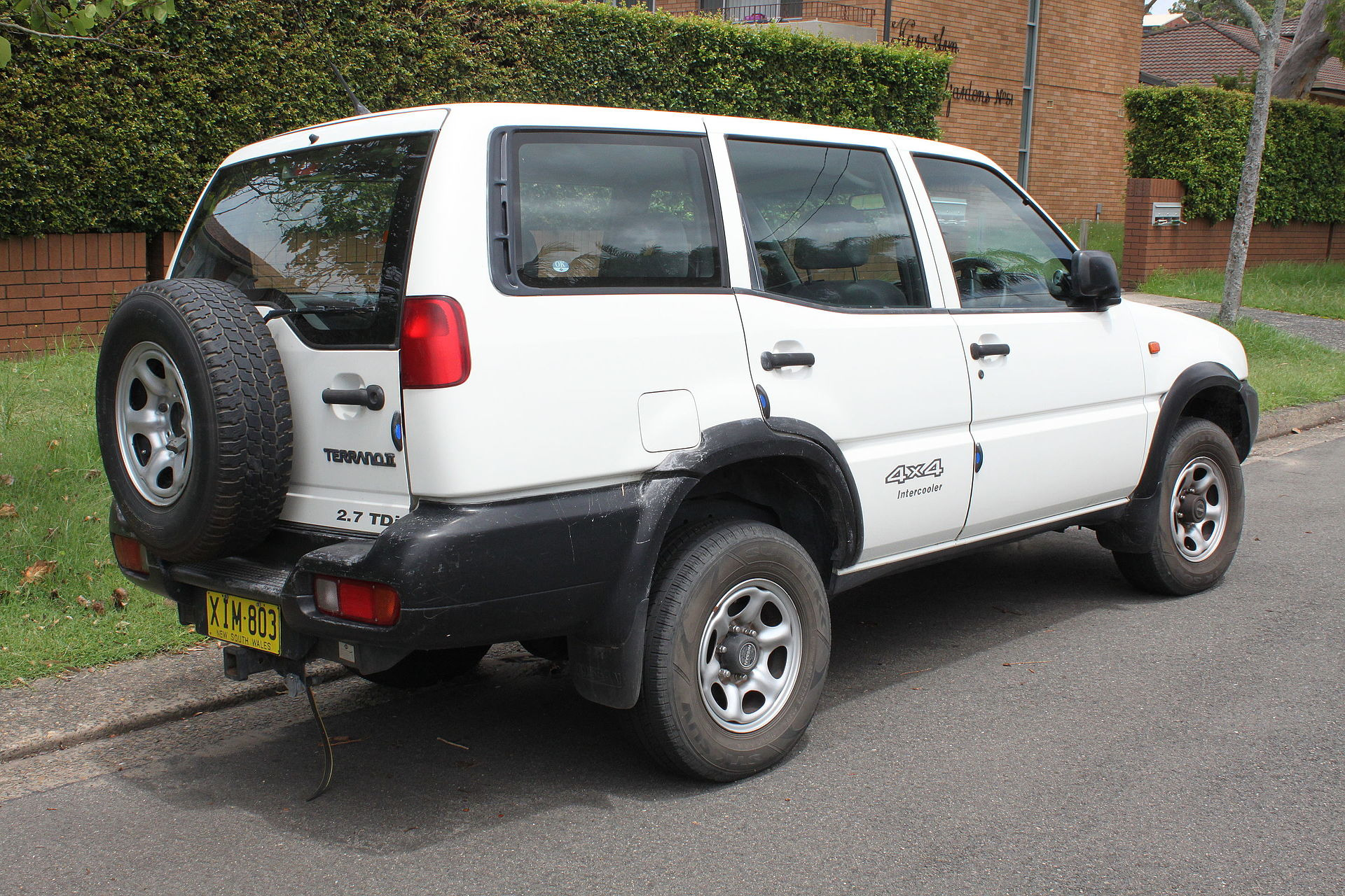 Nissan Mistral R20