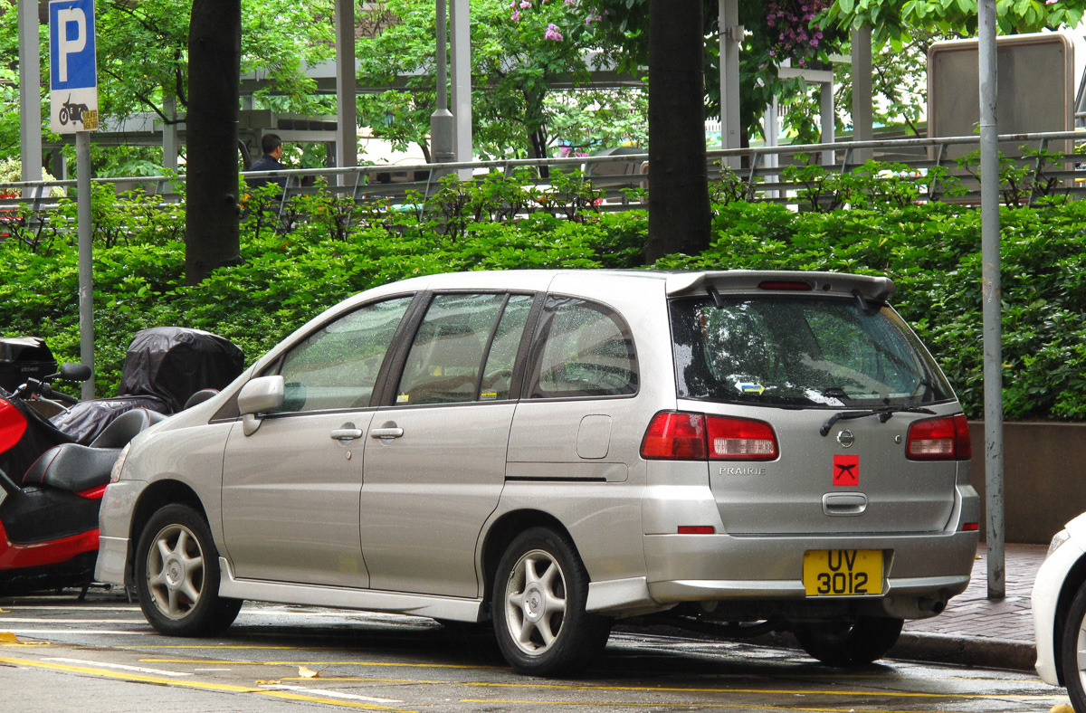 Nissan Prairie M12