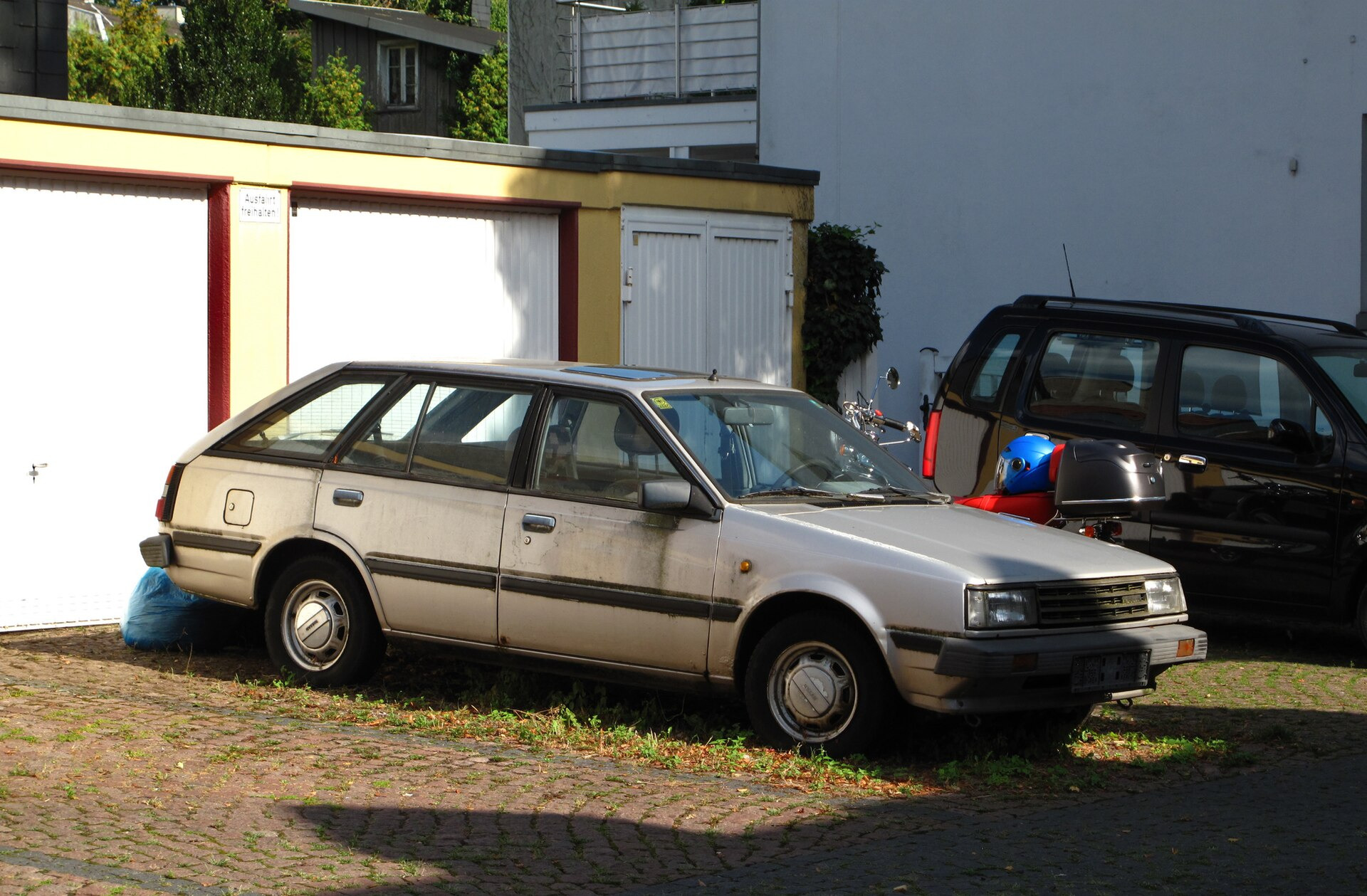 Nissan Sunny Traveller 140Y,150Y