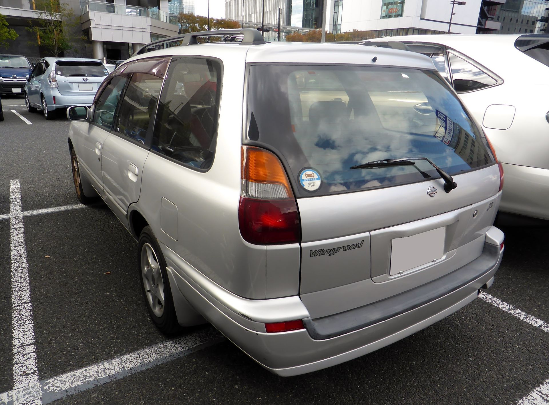 Nissan Wingroad Y10