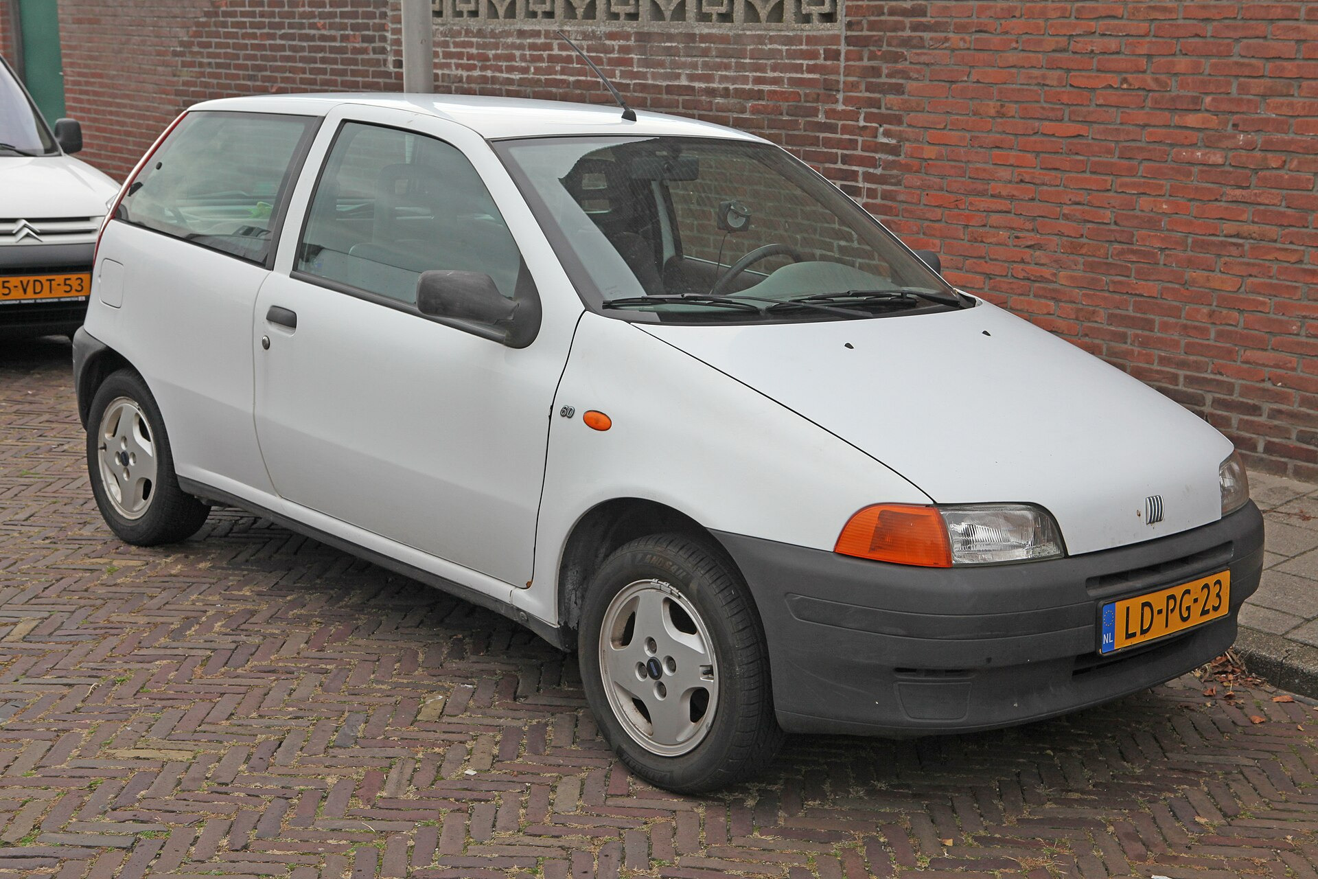 Fiat Punto I 176