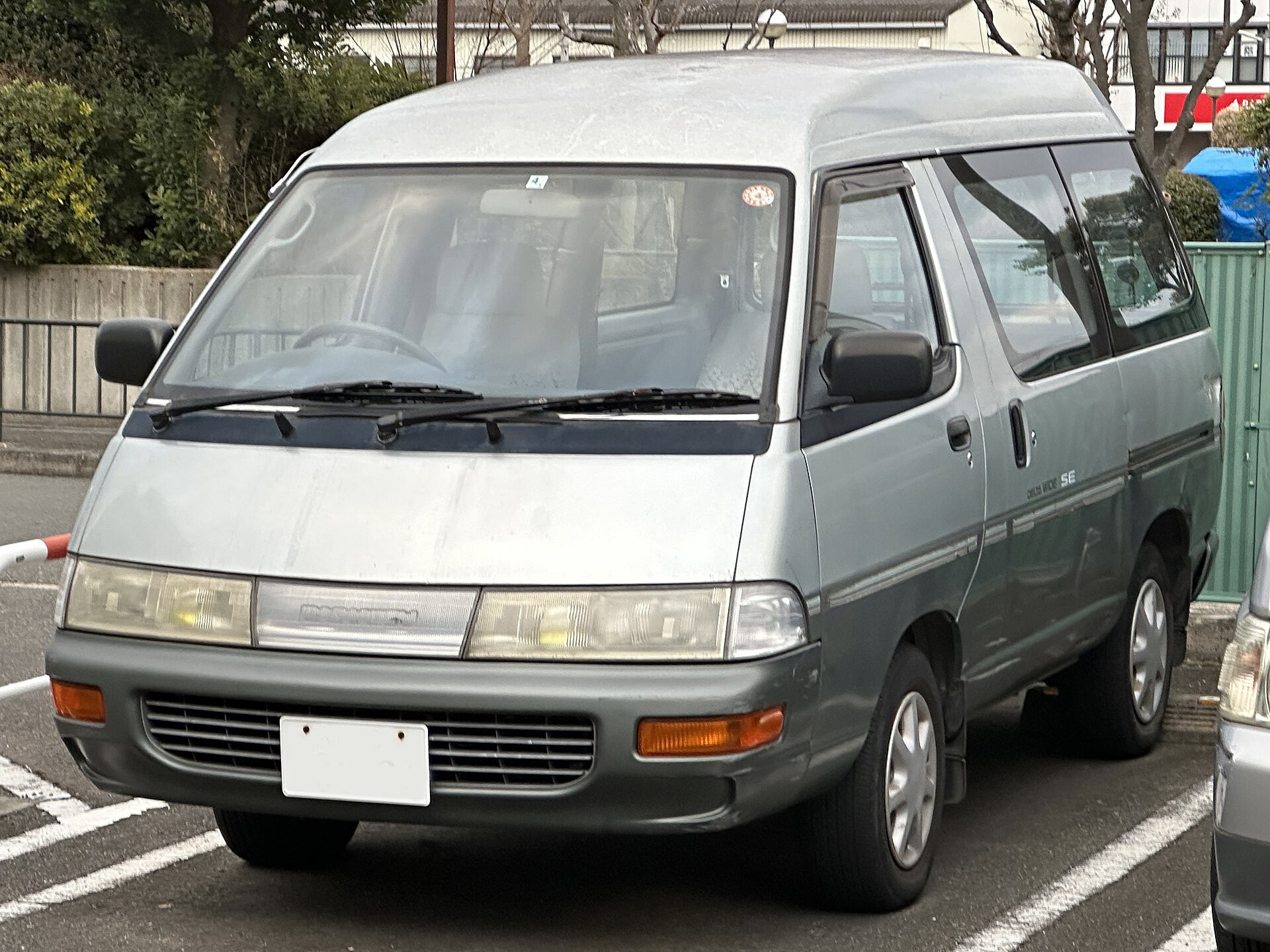 Daihatsu Delta Wagon