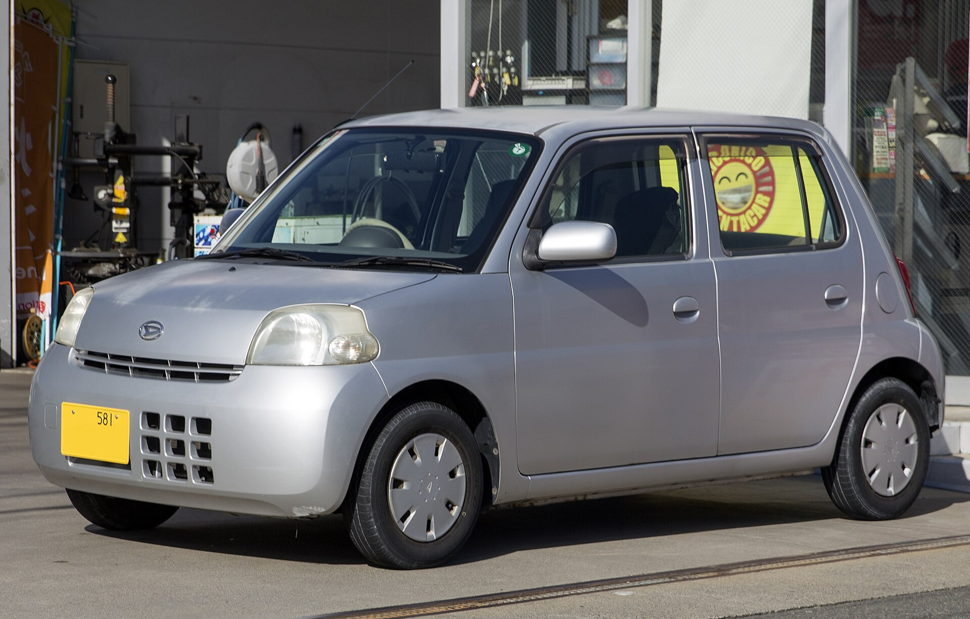 Daihatsu Esse J