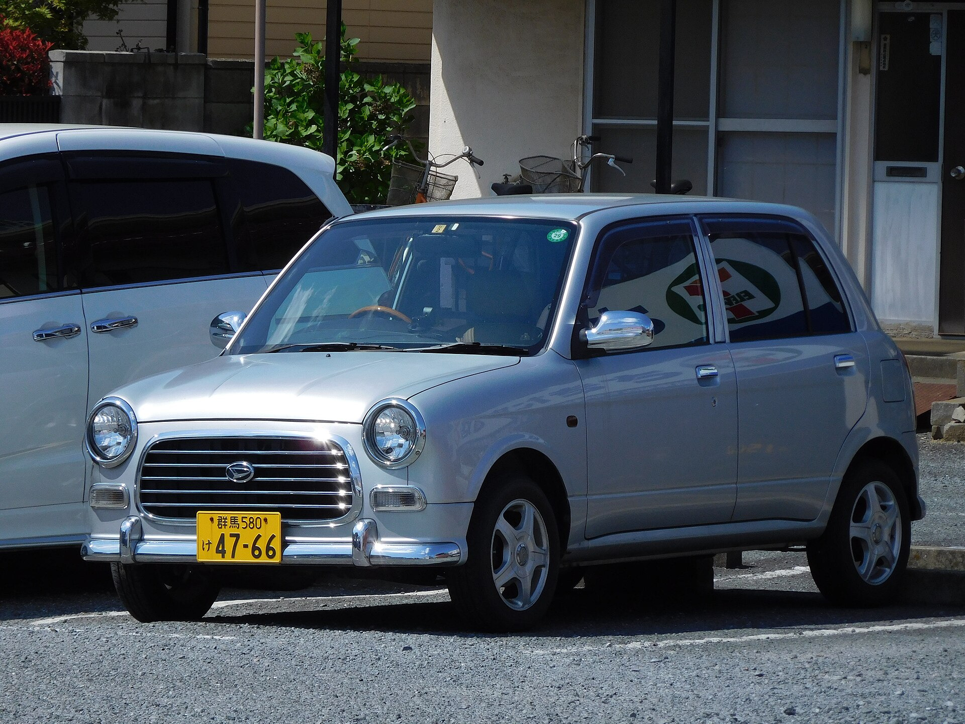 Daihatsu Mira Gino II
