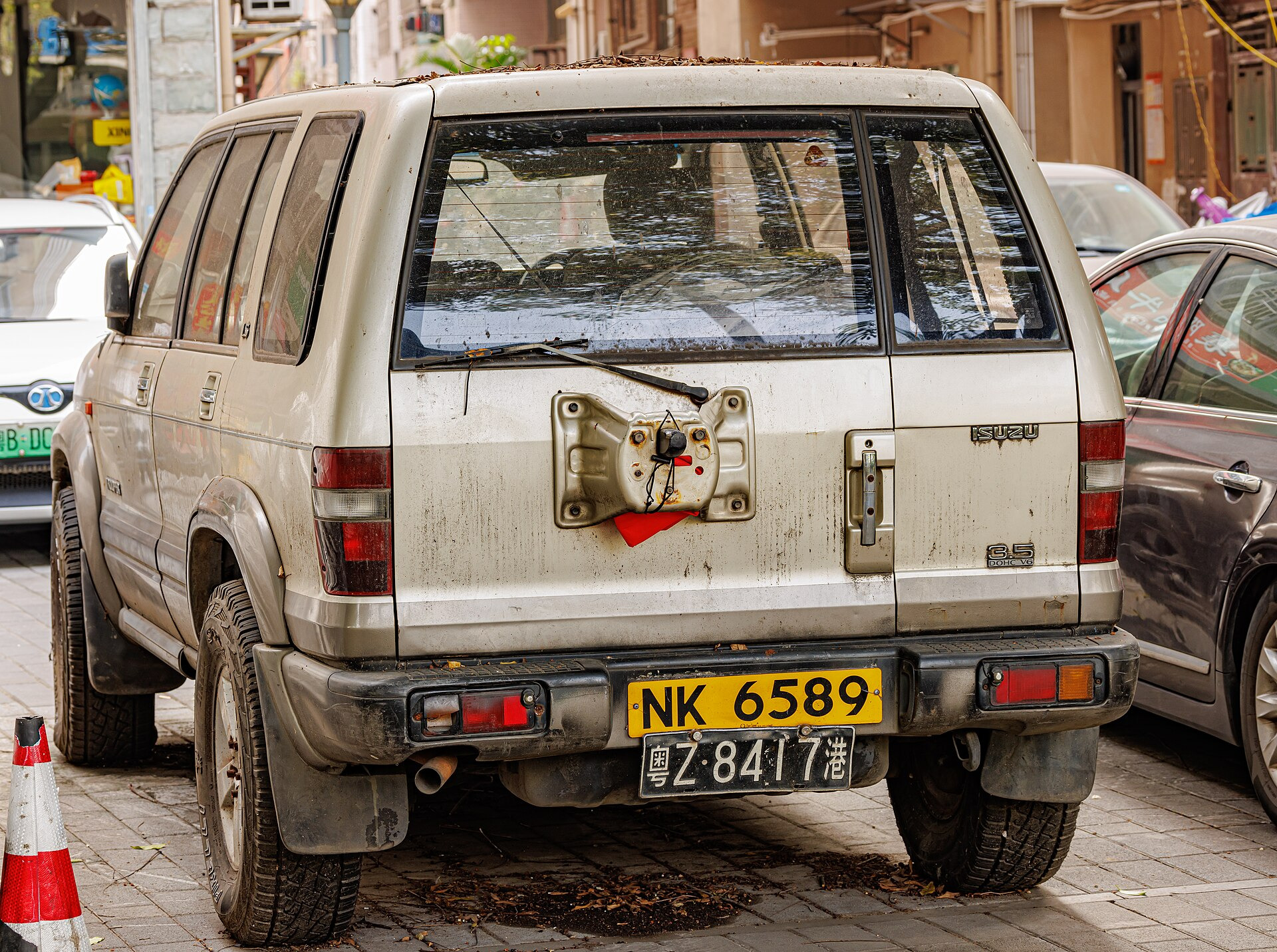 Isuzu Trooper UBS