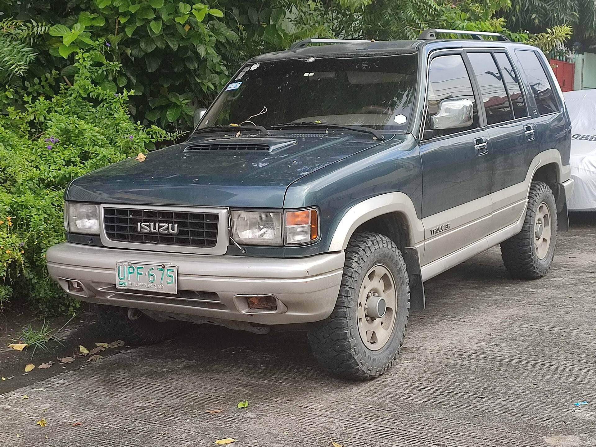 Isuzu Trooper LS