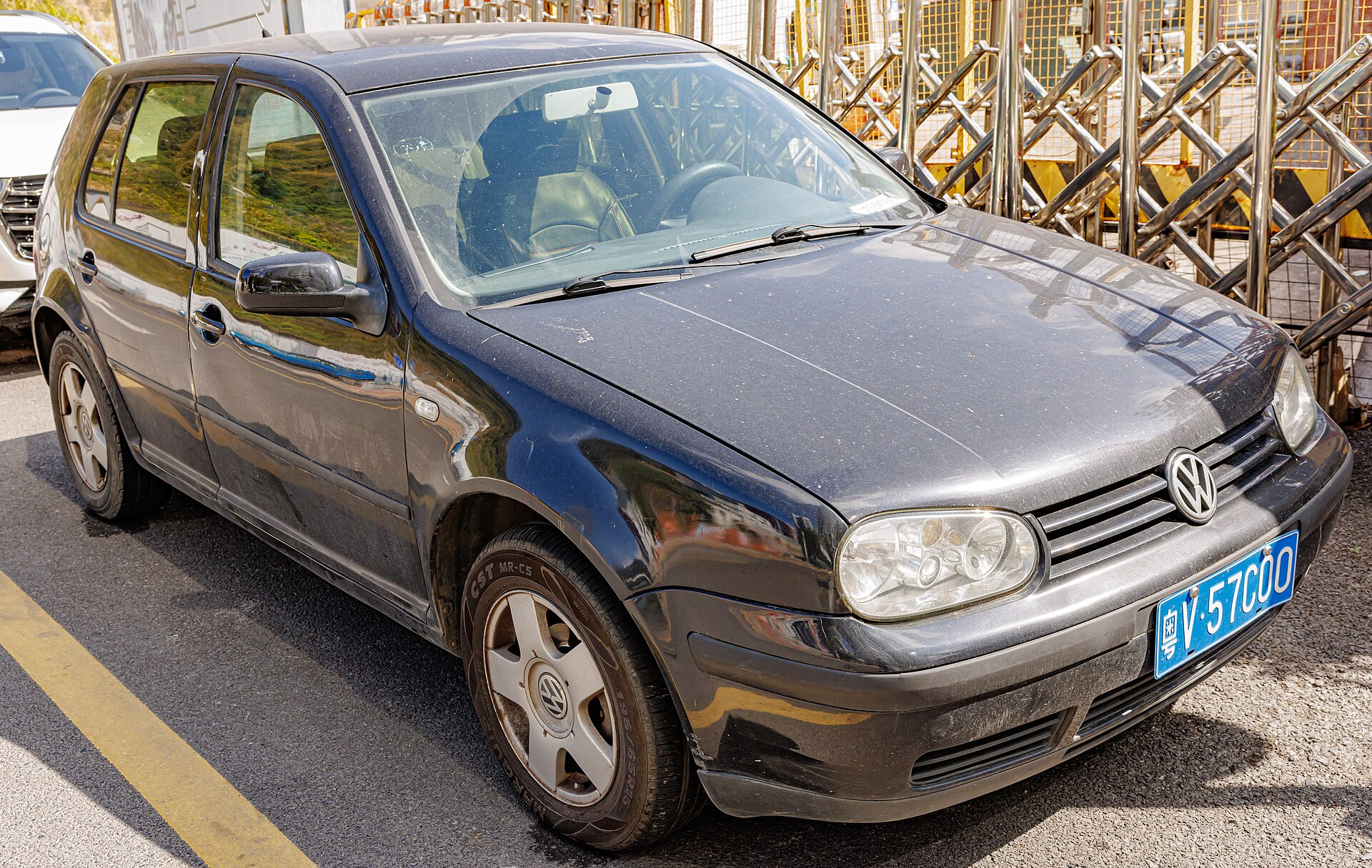 Volkswagen Golf IV 1.6 (100hp)