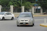 Mitsubishi Chariot Grandis N11 — снимка 2