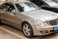 W211