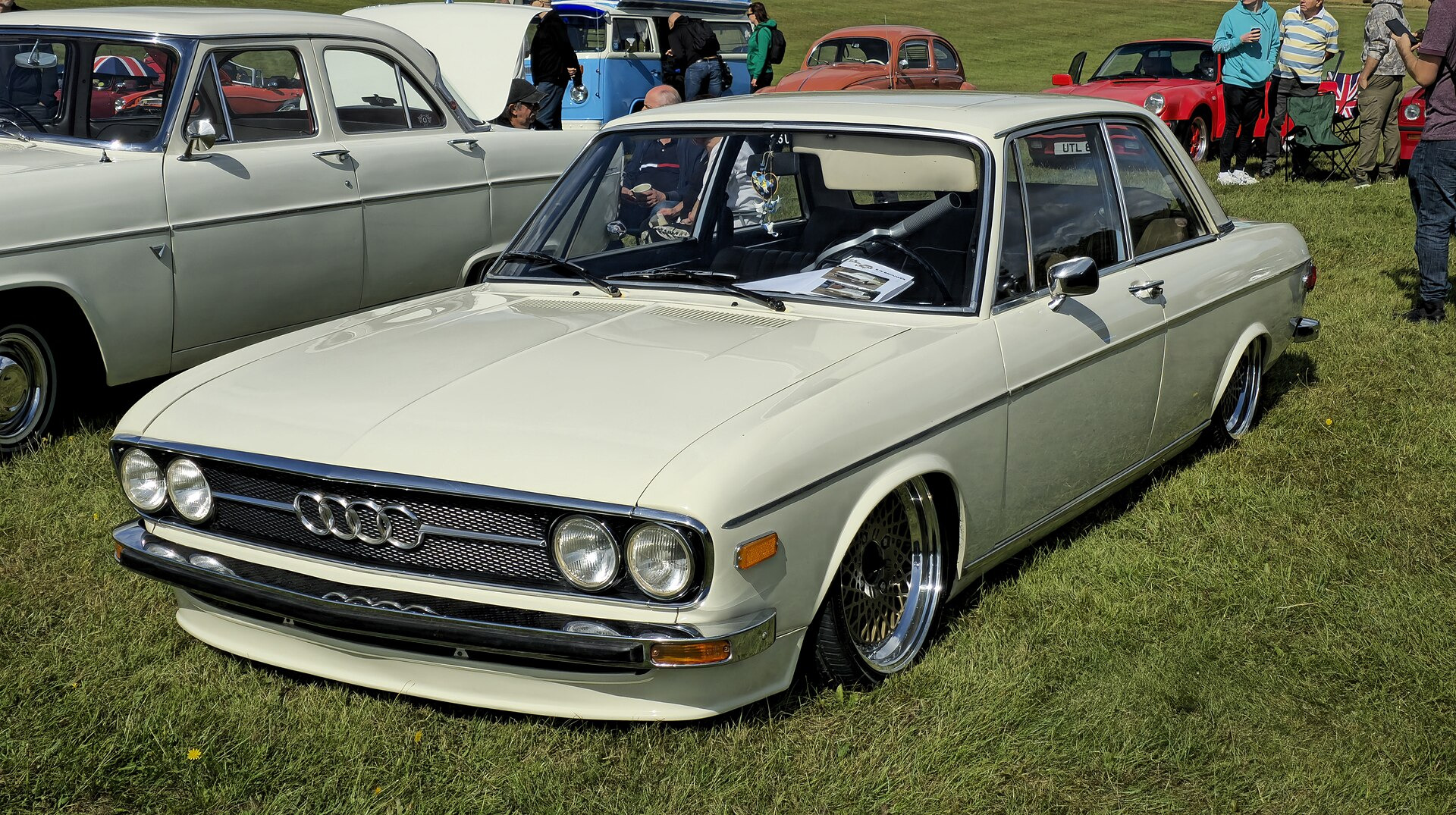 Audi 100 I