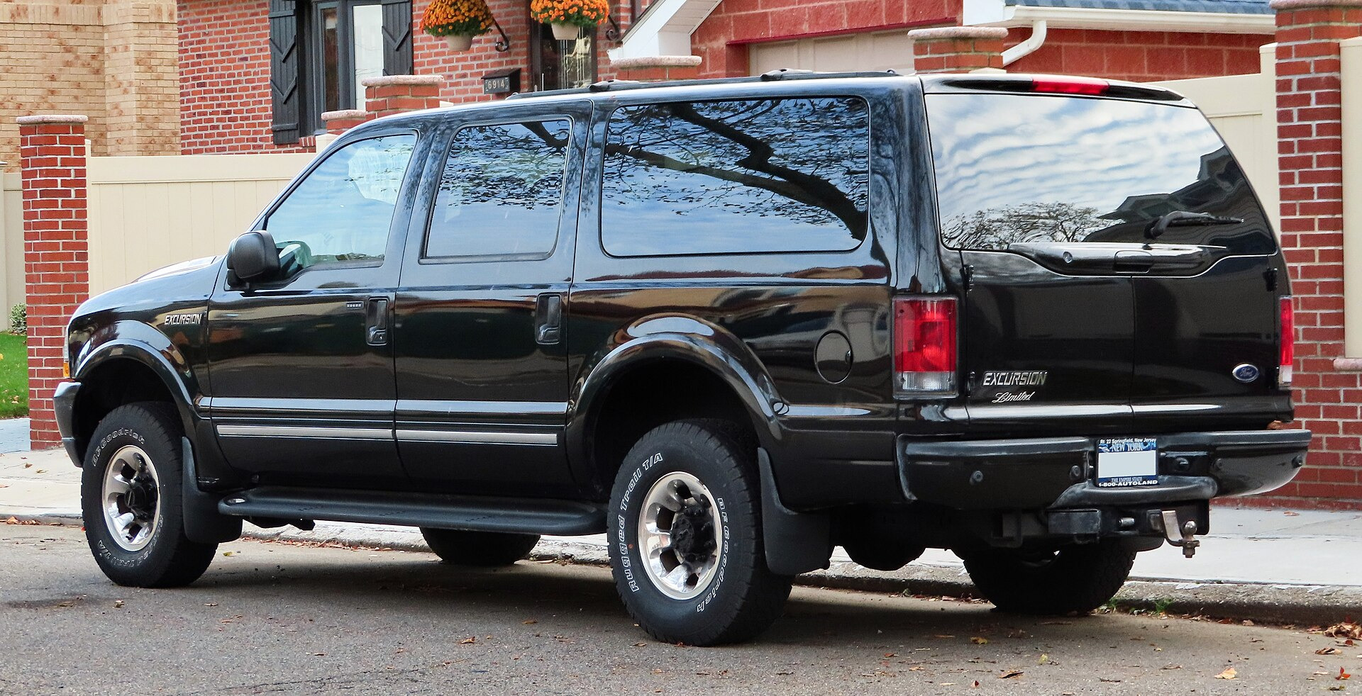 Ford Excursion 6.8i 4WD (314hp)