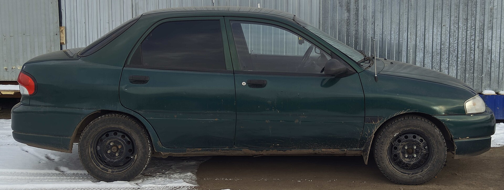 Kia Avella Delta