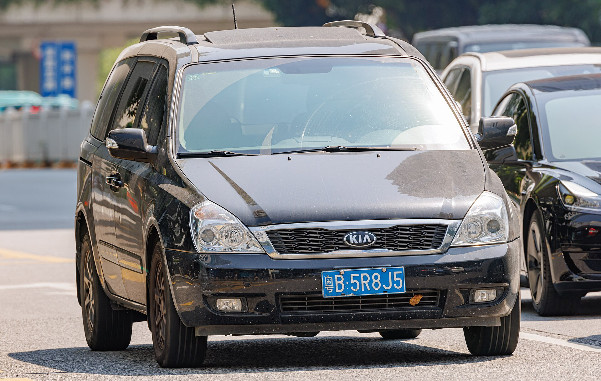 Kia Carnival UP