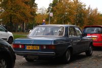 W123