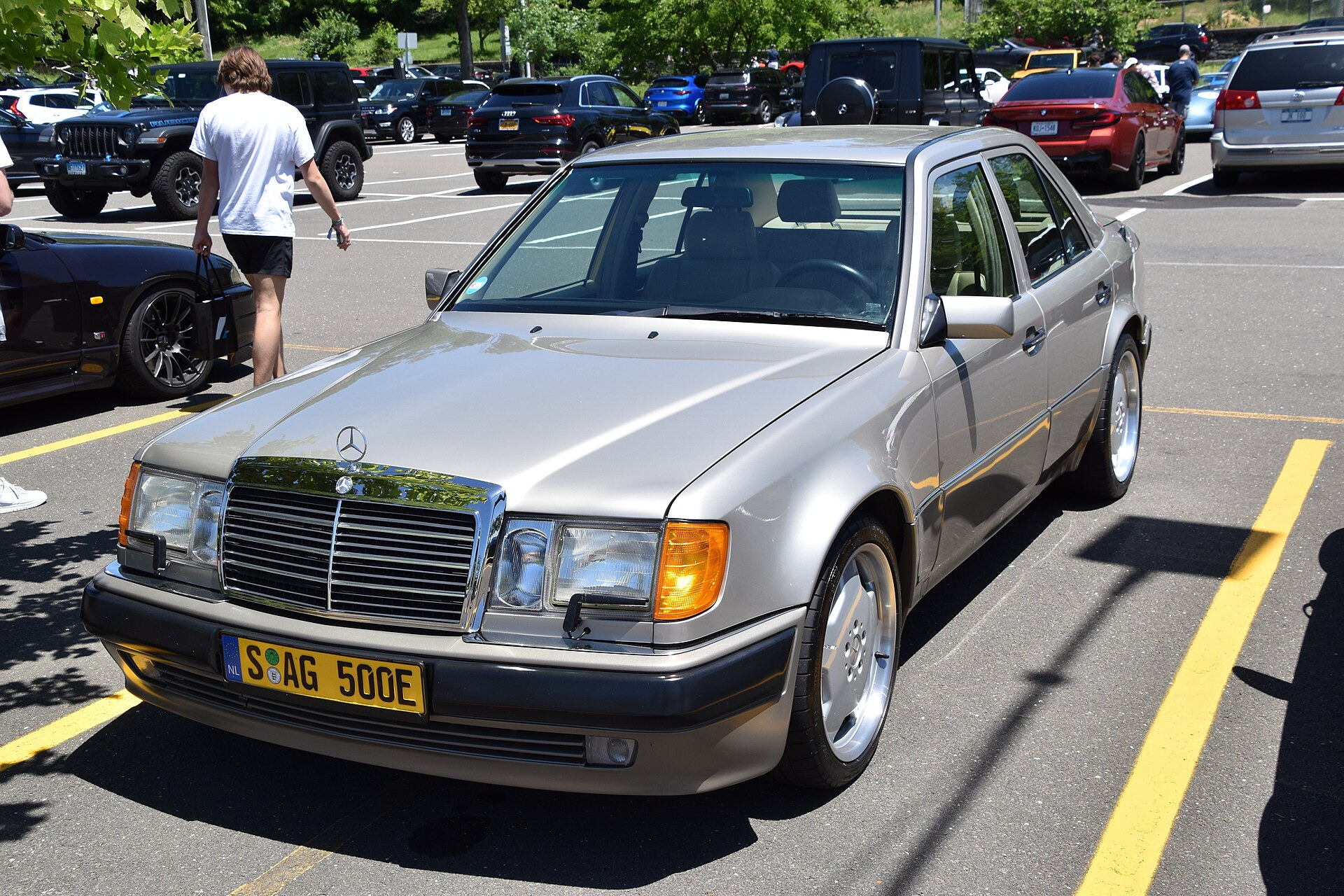 Mercedes-Benz 500 W124