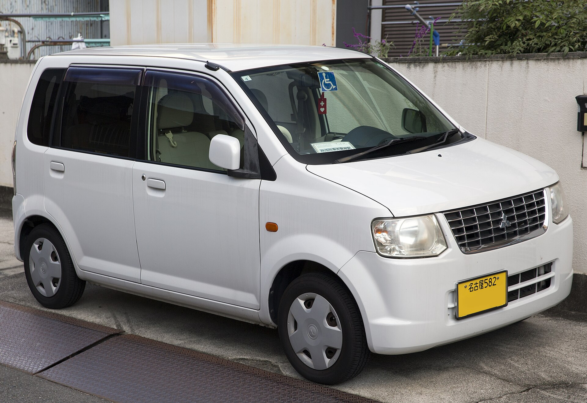 Mitsubishi EK Wagon
