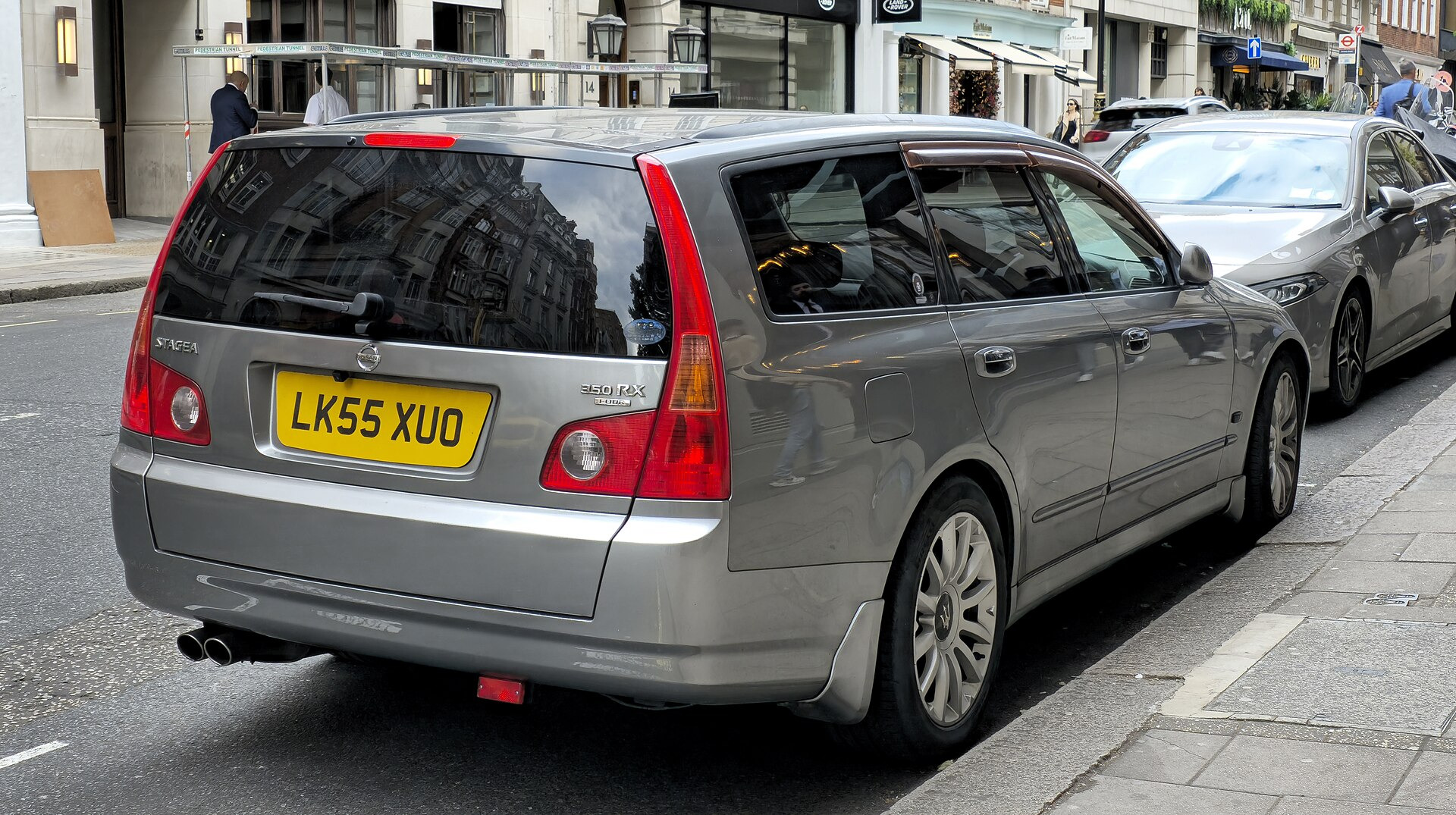 Nissan Stagea