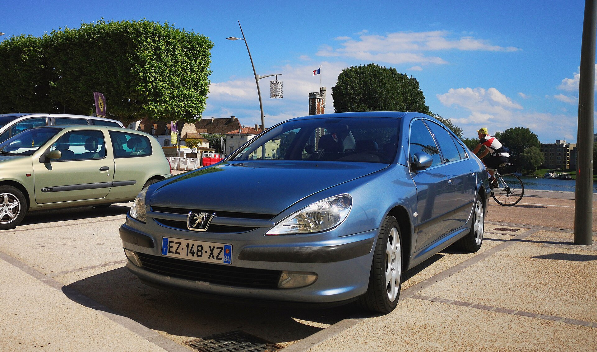 Peugeot 607