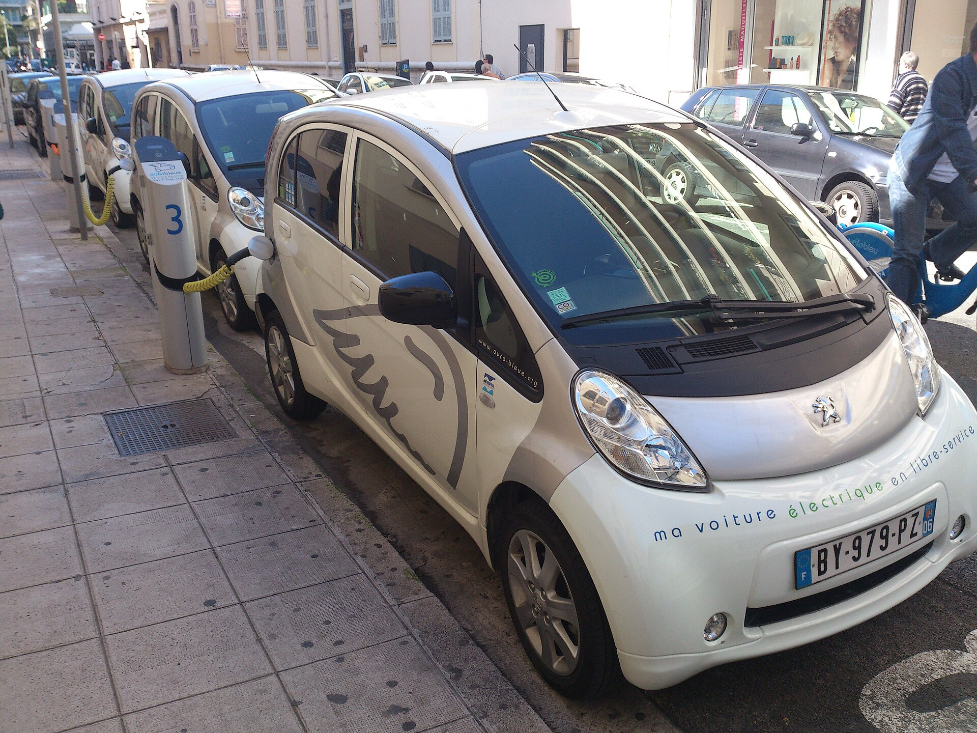 Peugeot iOn