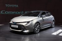 Toyota Auris 1.4 i 16V VVT-i (97hp) — снимка 2