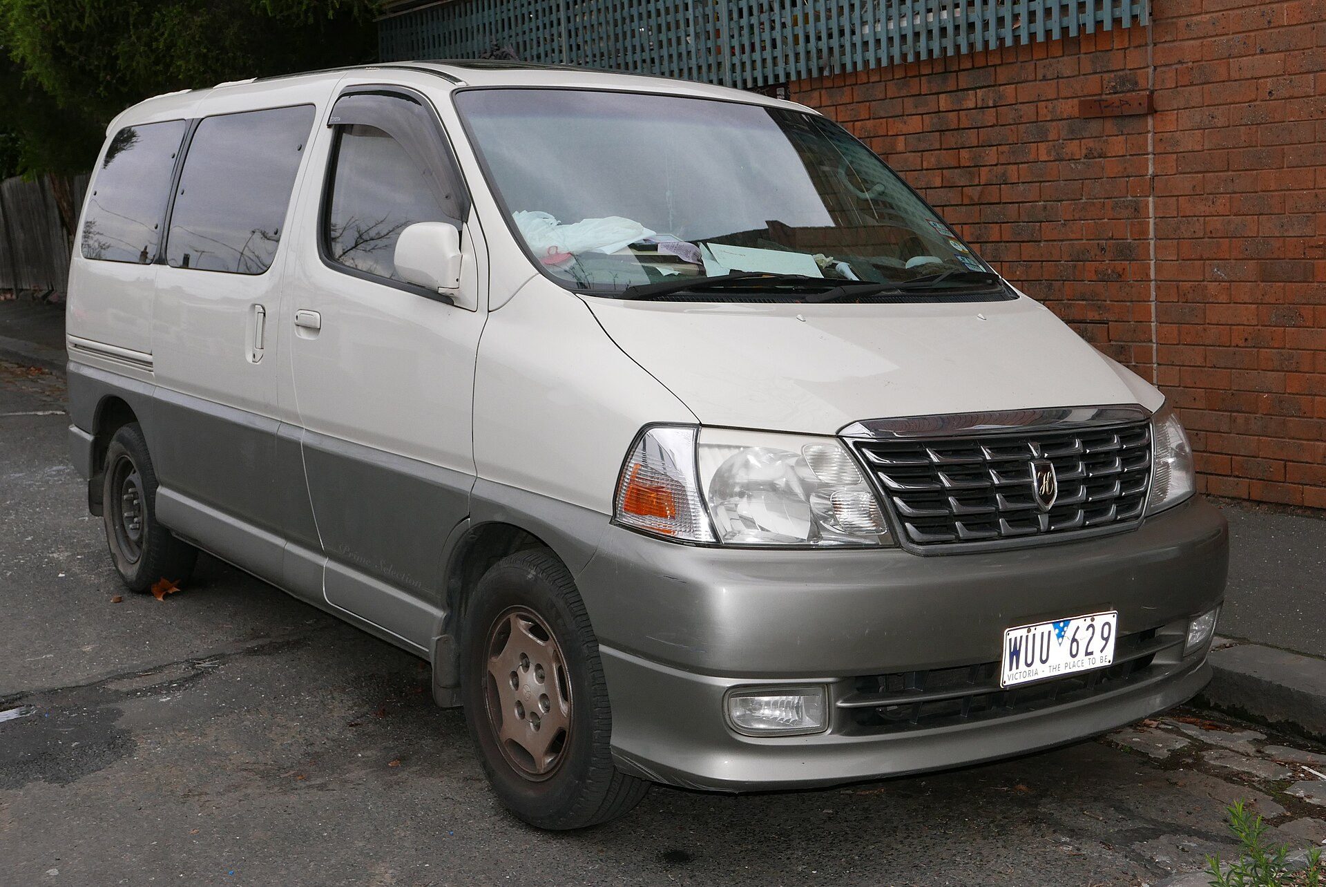 Toyota Grand Hiace
