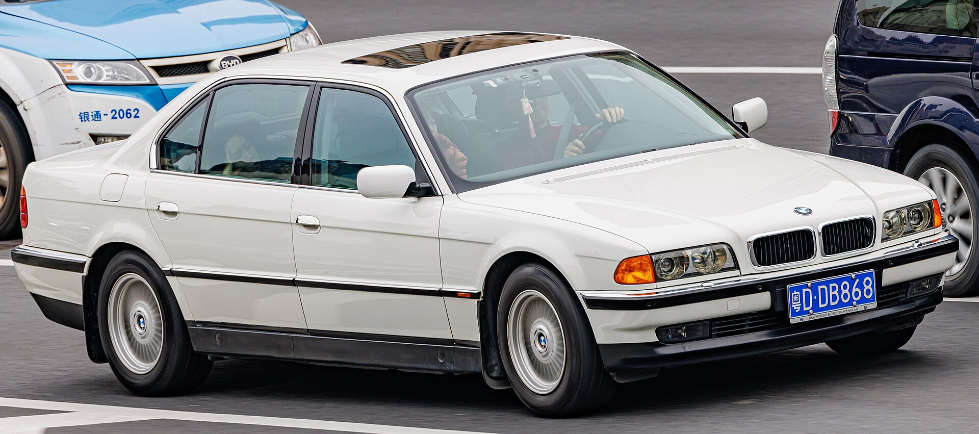 BMW 7 E38