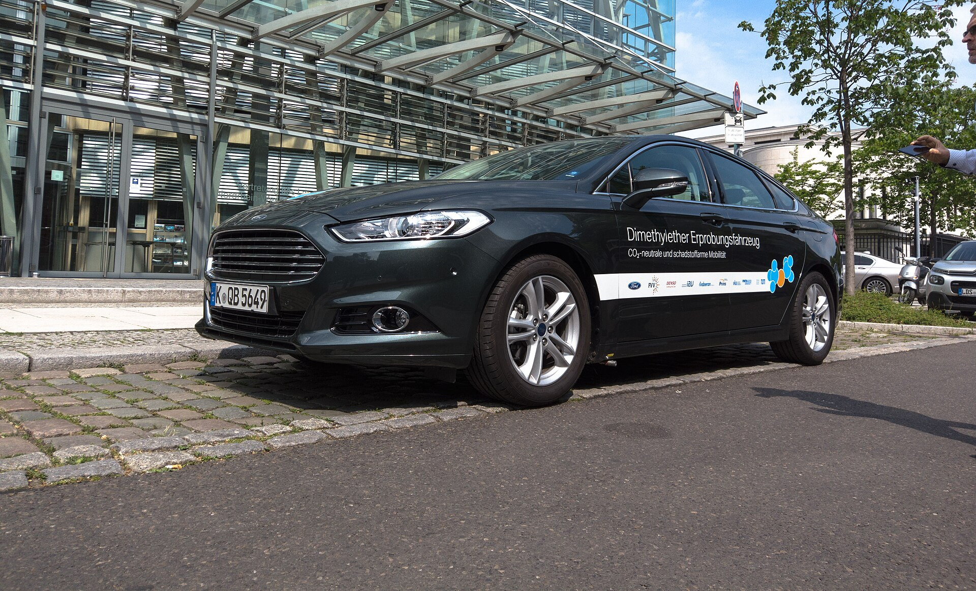 Ford Mondeo I Hatchback