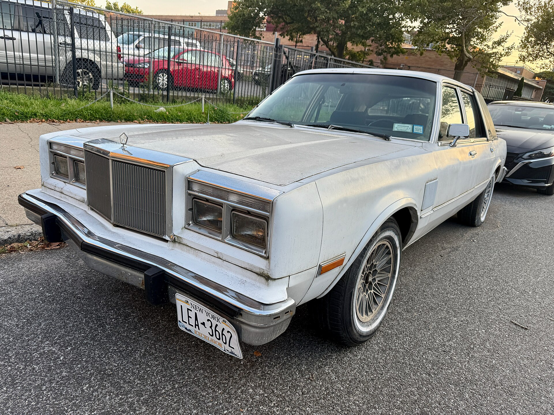 Chrysler Fifth Avenue II